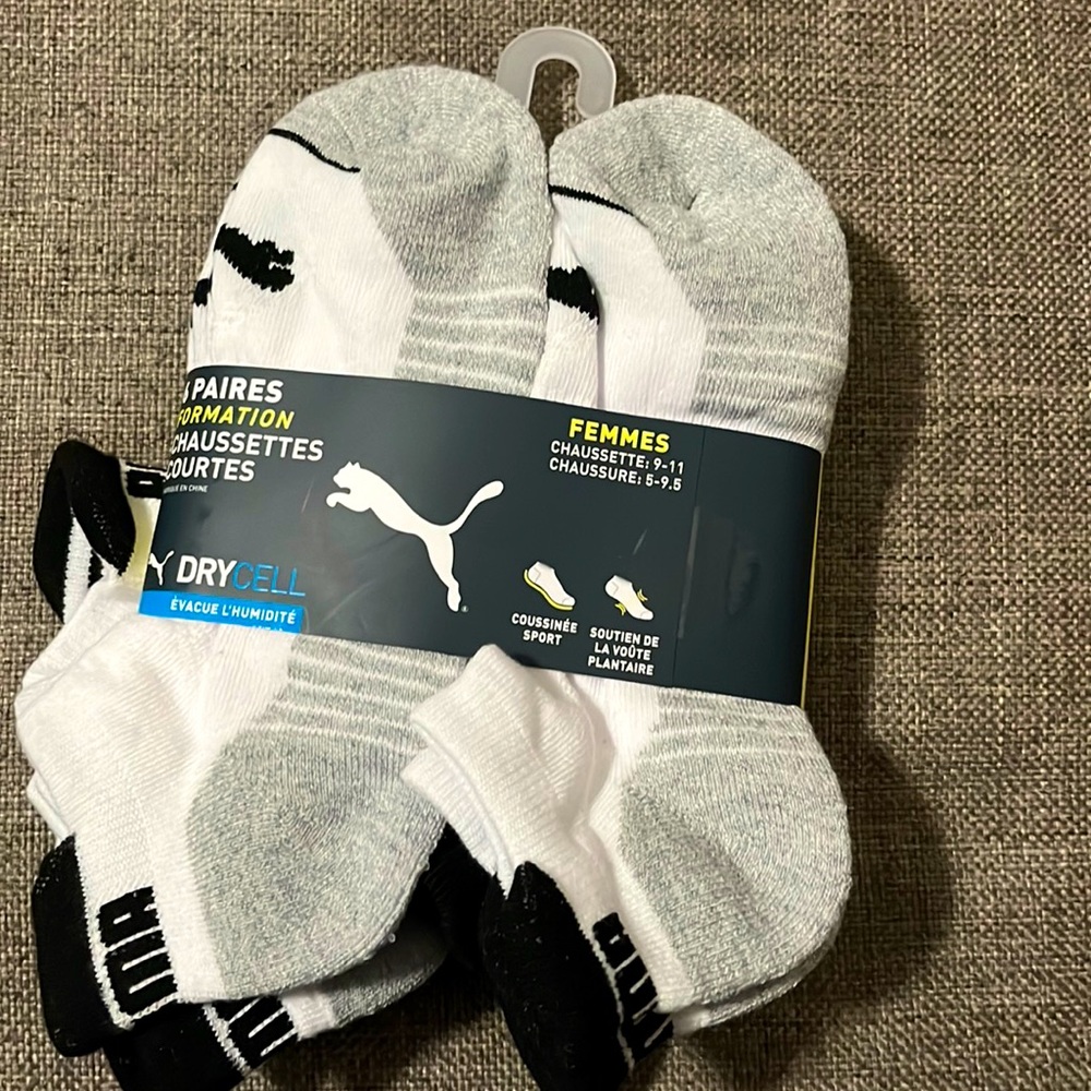 Brand new in the pack women puma socks size 5-9.5 sport cushion Arch Support